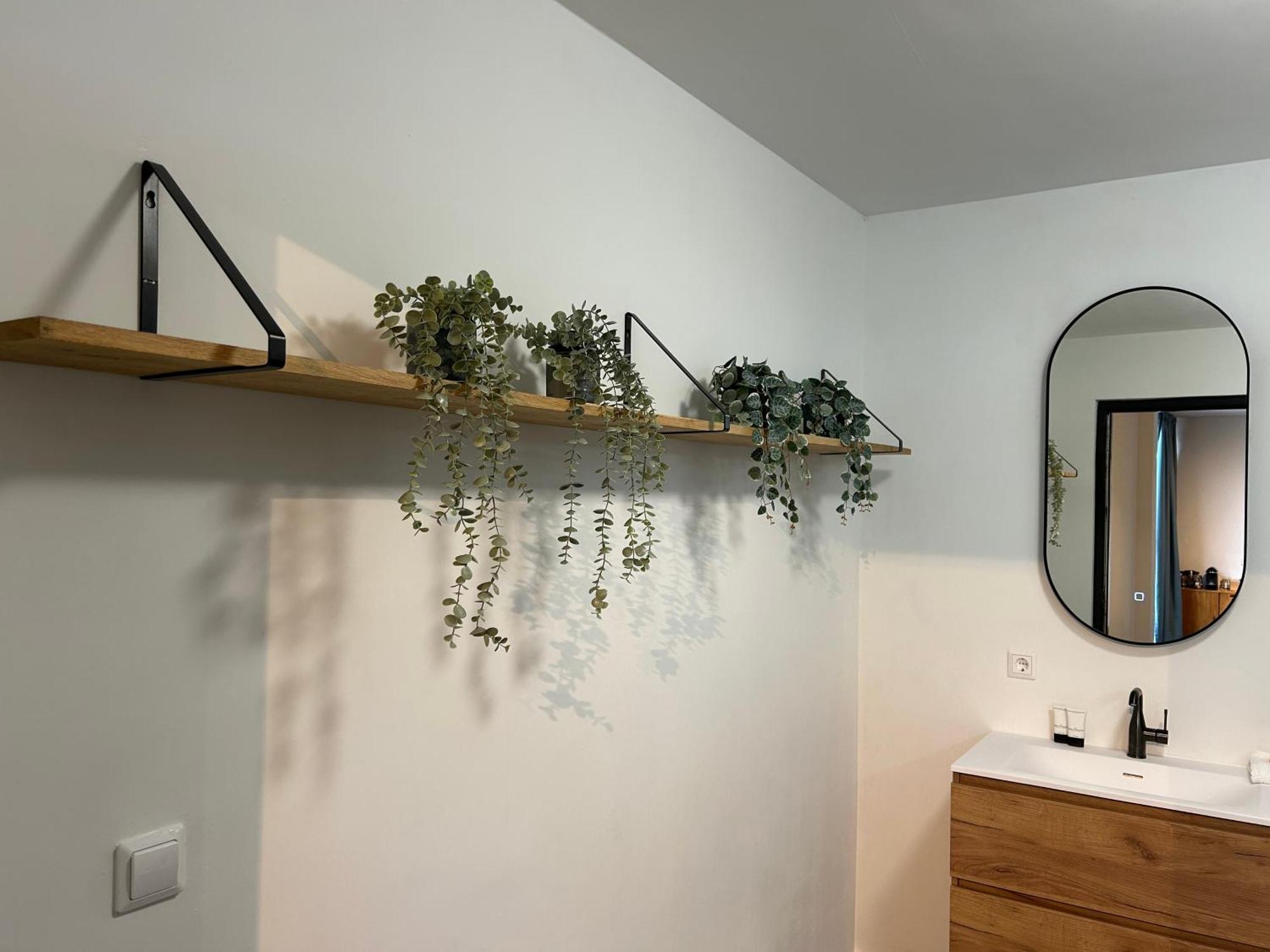 B&B Noordoostpolder เอมเมอลอร์ด ภายนอก รูปภาพ
